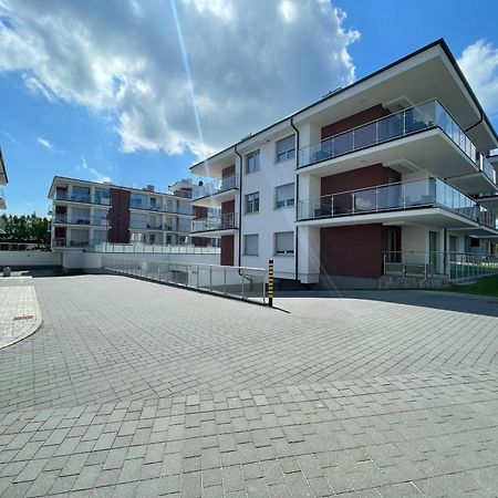 Miodowy Apartament Z Duzym Tarasem W Rewalu, Blisko Morza Extérieur photo