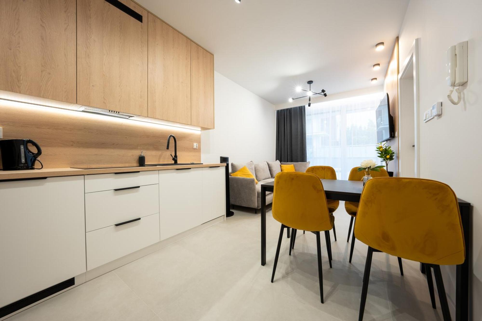Miodowy Apartament Z Duzym Tarasem W Rewalu, Blisko Morza Extérieur photo